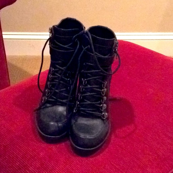 Platform booties - Picture 2 of 3